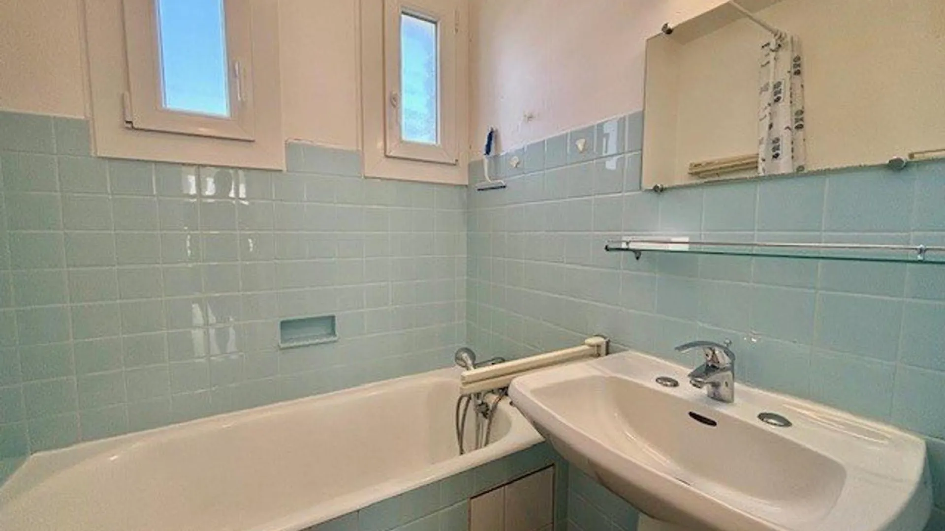 Quiberon - 2 Pieces, 40M², 4 Pers, Parking, Balcons, Pres De La Mer - Fr-1-478-26 0*,